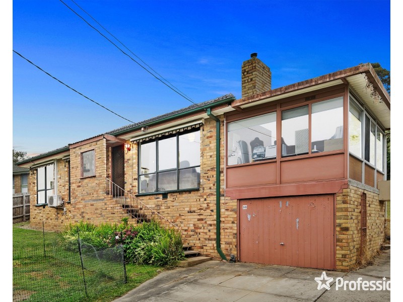 33 Swinburne Avenue, Mooroolbark VIC 3138