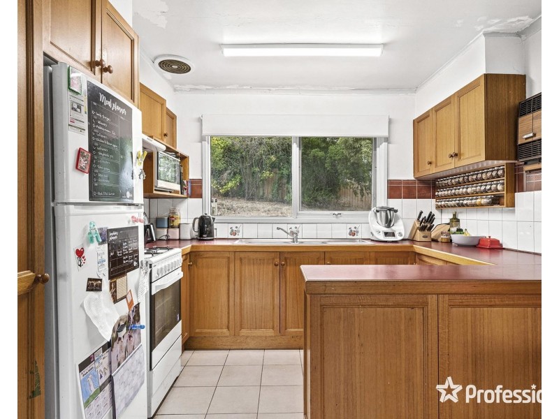 33 Swinburne Avenue, Mooroolbark VIC 3138