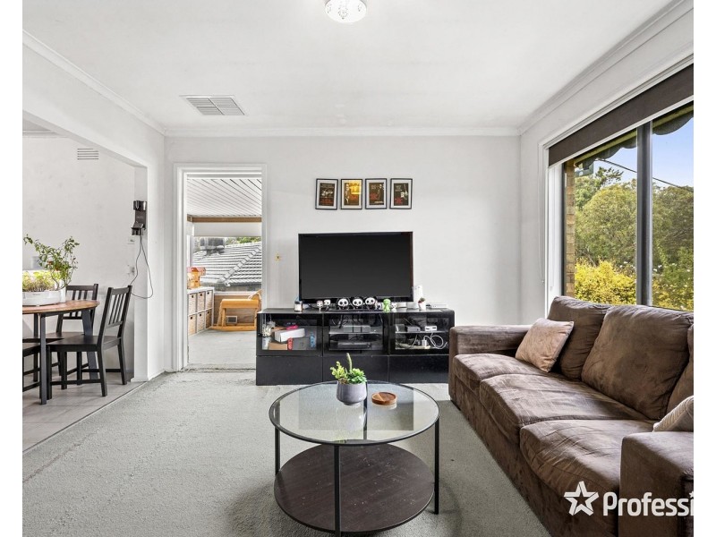 33 Swinburne Avenue, Mooroolbark VIC 3138