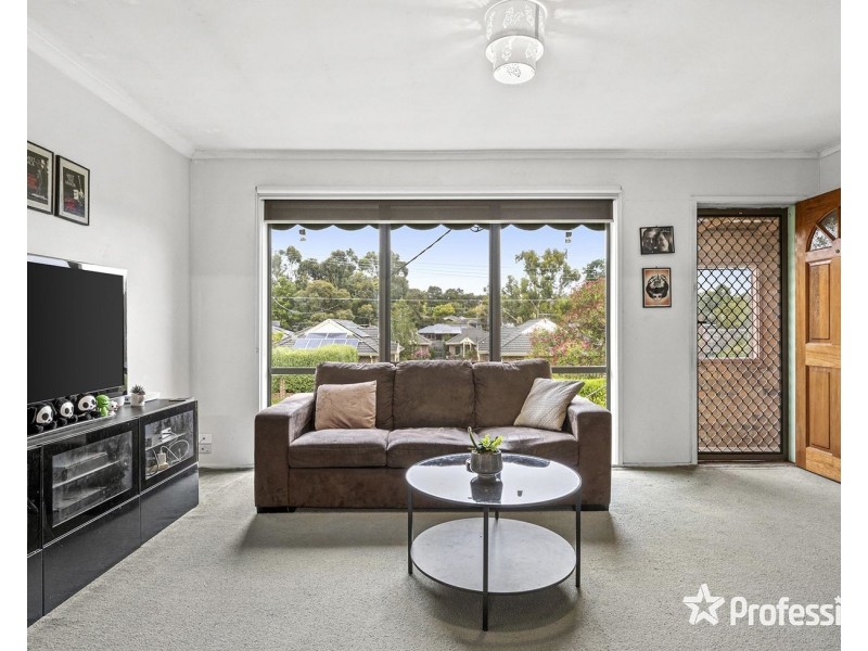 33 Swinburne Avenue, Mooroolbark VIC 3138