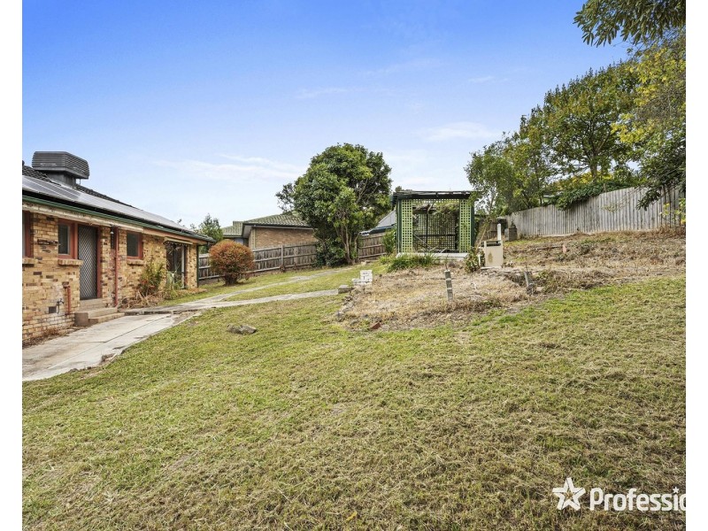 33 Swinburne Avenue, Mooroolbark VIC 3138