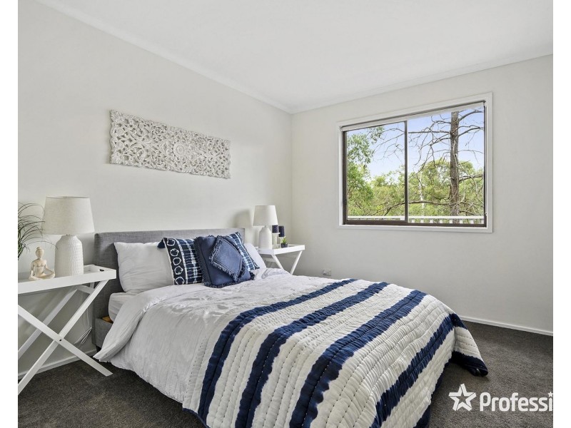 60 Charles Road, Lilydale VIC 3140