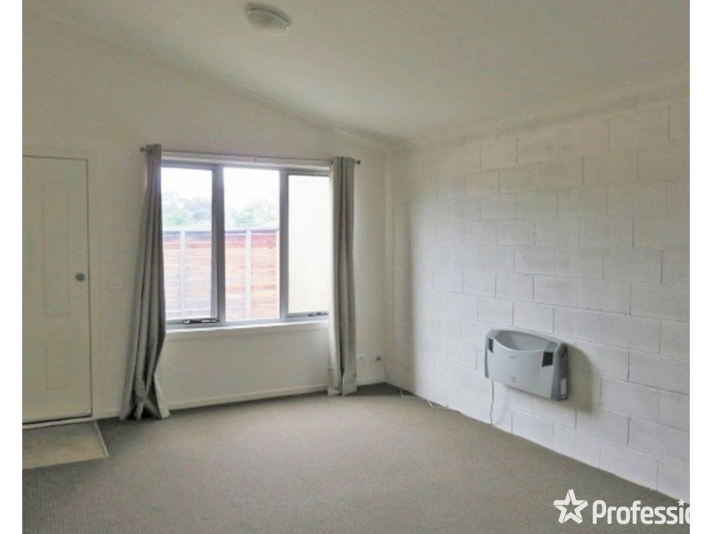 24/8-10 Mount View Parade, Mooroolbark VIC 3138