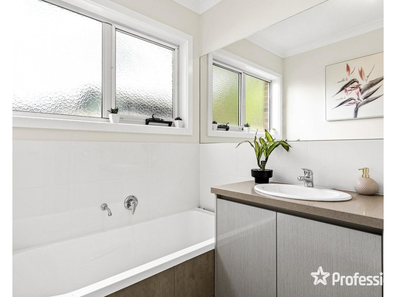 26a Hawthory Road, Kilsyth VIC 3137