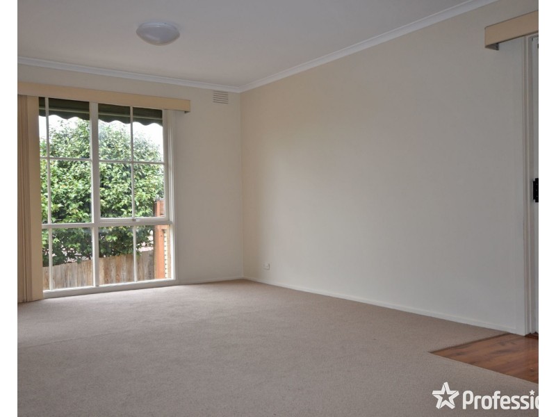 35 Landscape Drive, Mooroolbark VIC 3138