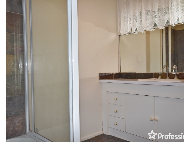 35 Landscape Drive, Mooroolbark VIC 3138