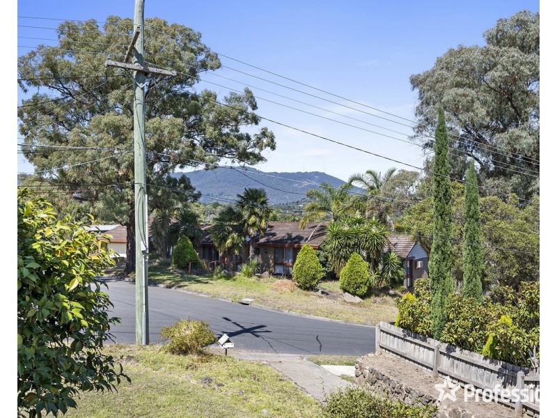 13 Williams Road, Mooroolbark VIC 3138