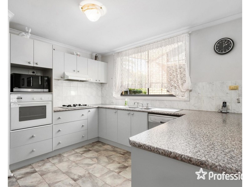 37 Irvine Street, Mount Evelyn VIC 3796