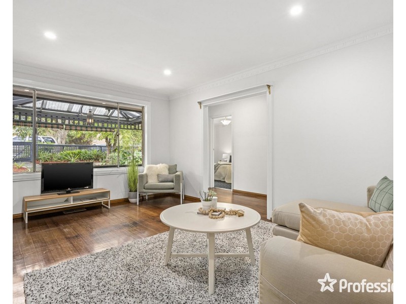 31 Ballantyne Crescent, Kilsyth VIC 3137