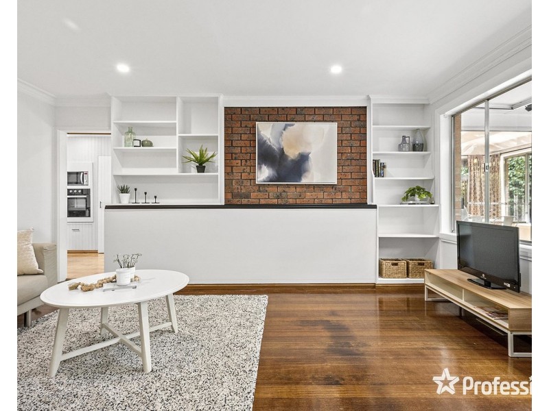 31 Ballantyne Crescent, Kilsyth VIC 3137