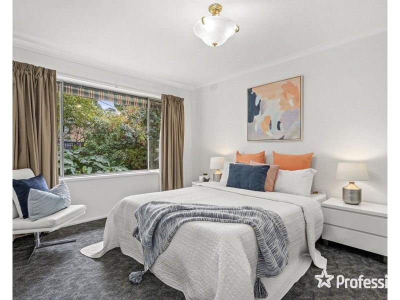 31 Ballantyne Crescent, Kilsyth VIC 3137