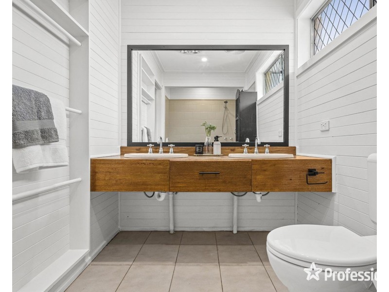 31 Ballantyne Crescent, Kilsyth VIC 3137