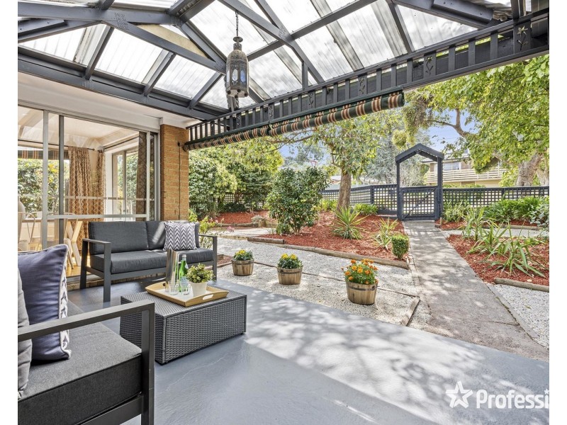 31 Ballantyne Crescent, Kilsyth VIC 3137