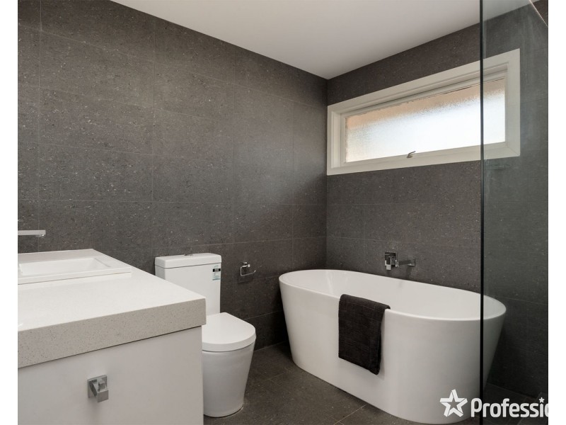 163 Manchester Road, Mooroolbark VIC 3138
