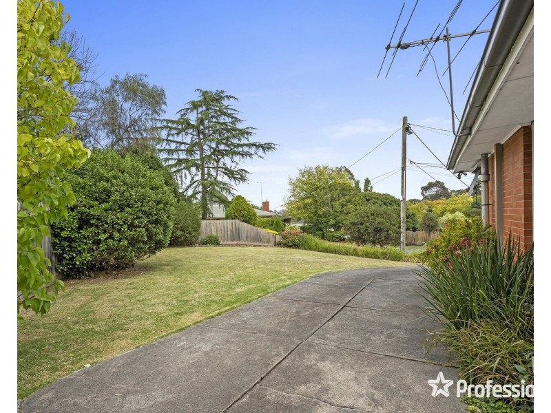 7 Hartwell Court, Mooroolbark VIC 3138