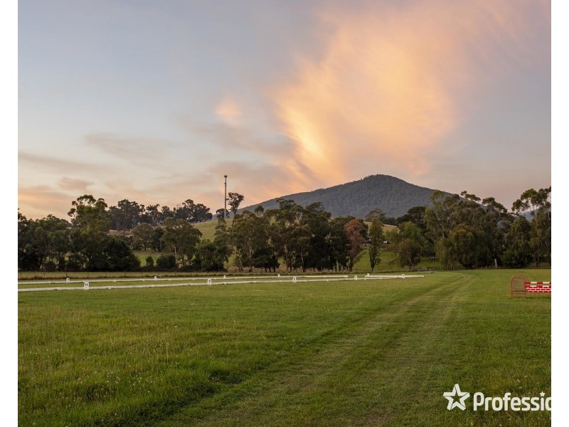 45 Dalry Road, Launching Place VIC 3139