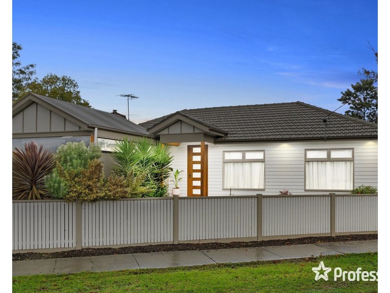 19 Diane Crescent, Mooroolbark VIC 3138