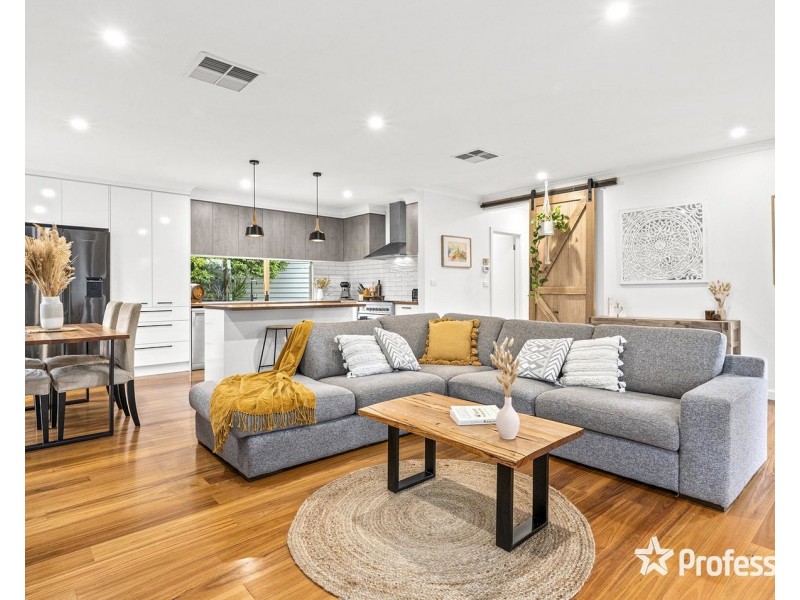 19 Diane Crescent, Mooroolbark VIC 3138