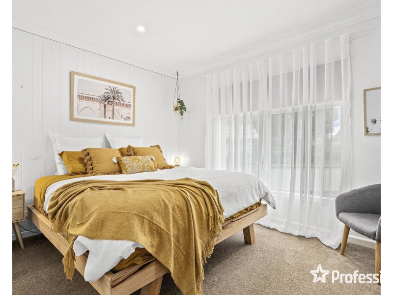 19 Diane Crescent, Mooroolbark VIC 3138