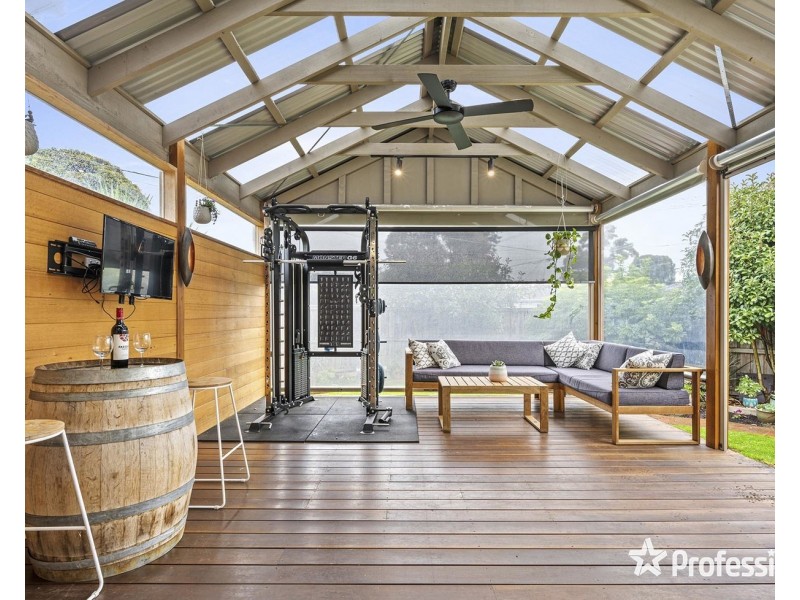 19 Diane Crescent, Mooroolbark VIC 3138