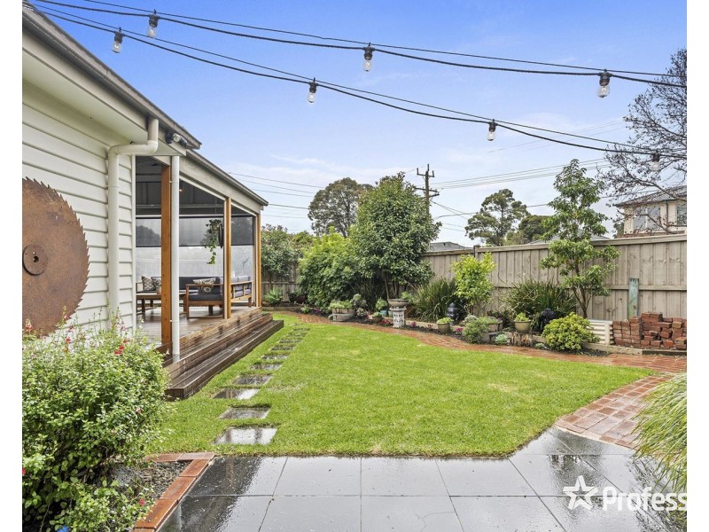 19 Diane Crescent, Mooroolbark VIC 3138