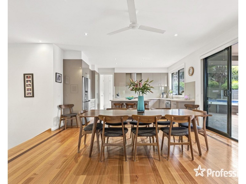 9 Chevalier Crescent, Mooroolbark VIC 3138