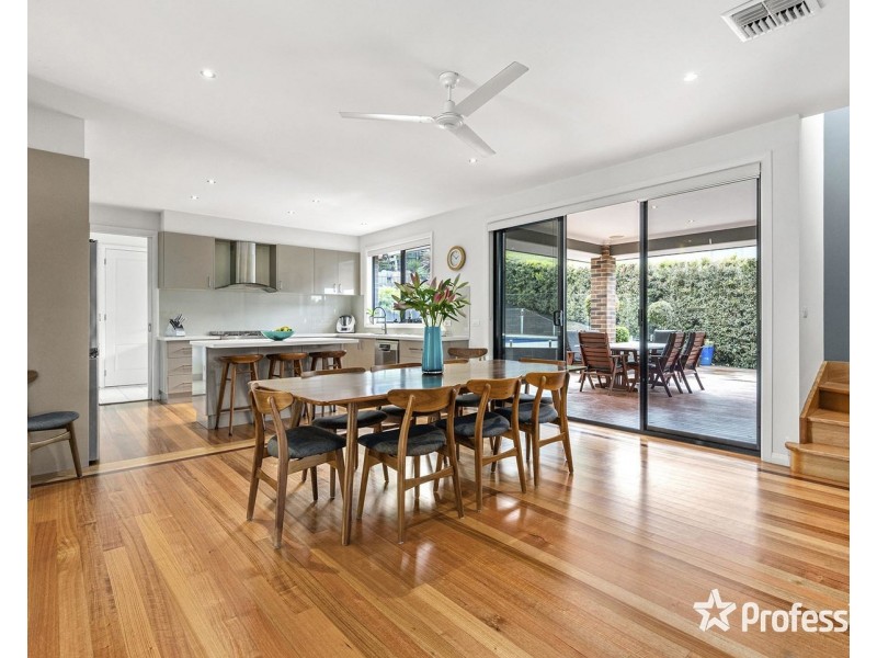 9 Chevalier Crescent, Mooroolbark VIC 3138