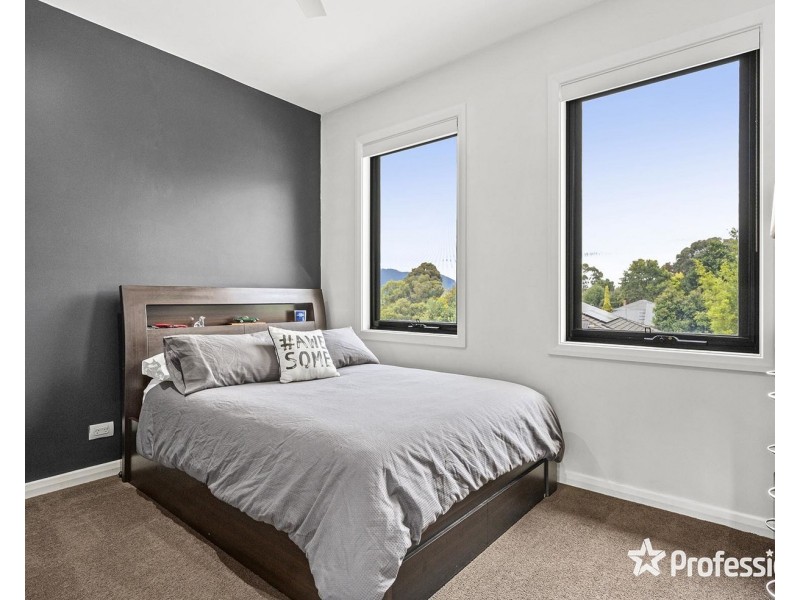 9 Chevalier Crescent, Mooroolbark VIC 3138