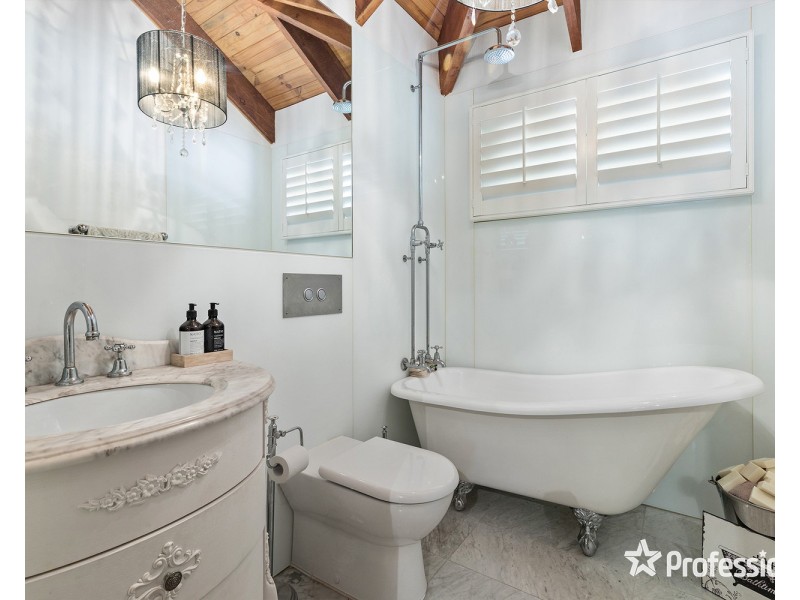 230 Cambridge Road, Kilsyth VIC 3137