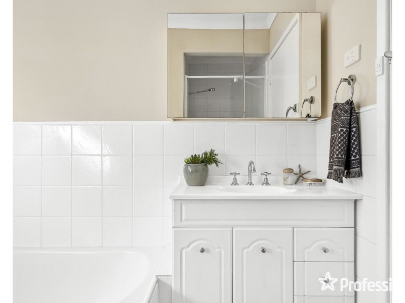 71 Cardigan Road, Mooroolbark VIC 3138