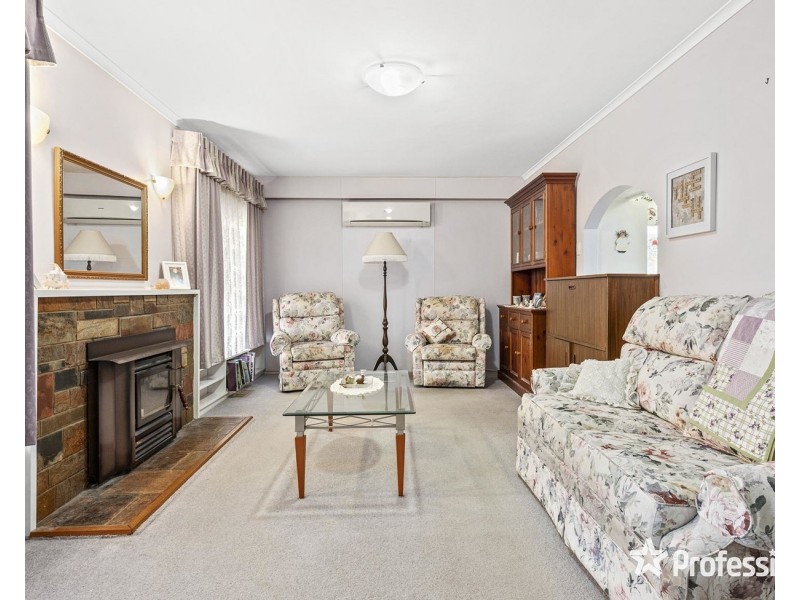 64 Kipling Avenue, Mooroolbark VIC 3138