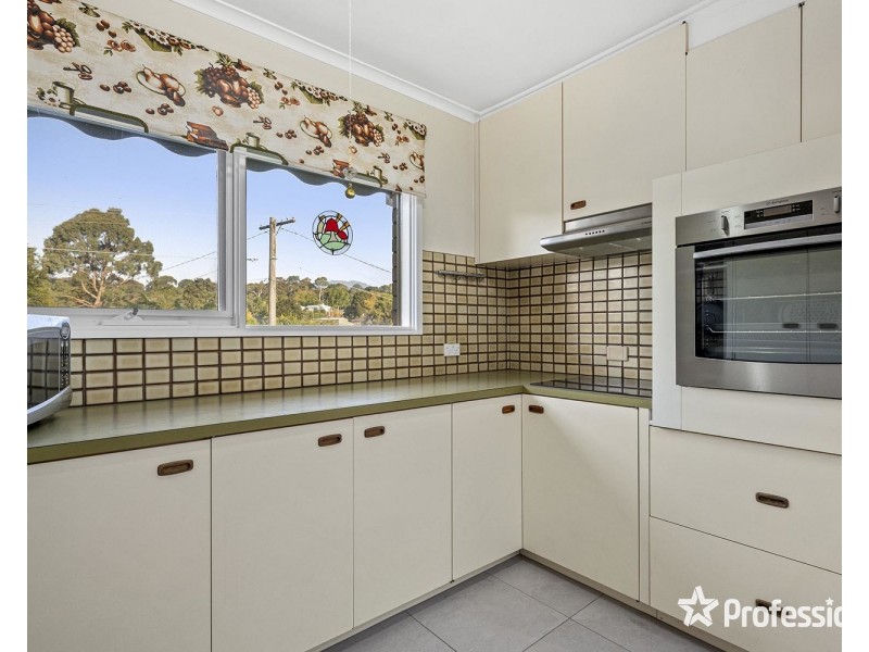 64 Kipling Avenue, Mooroolbark VIC 3138