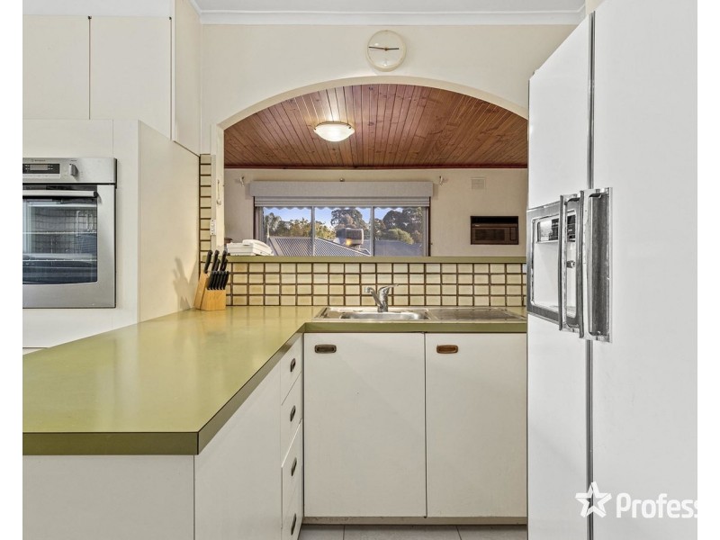 64 Kipling Avenue, Mooroolbark VIC 3138