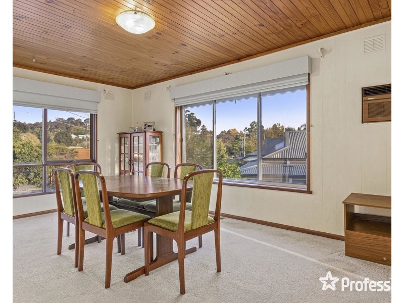 64 Kipling Avenue, Mooroolbark VIC 3138