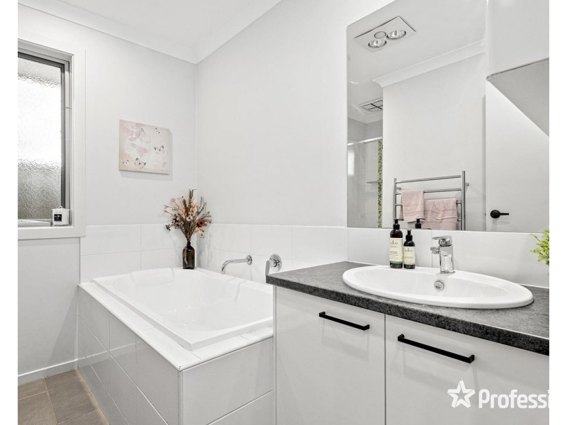 5a Parkvalley Drive, Chirnside Park VIC 3116