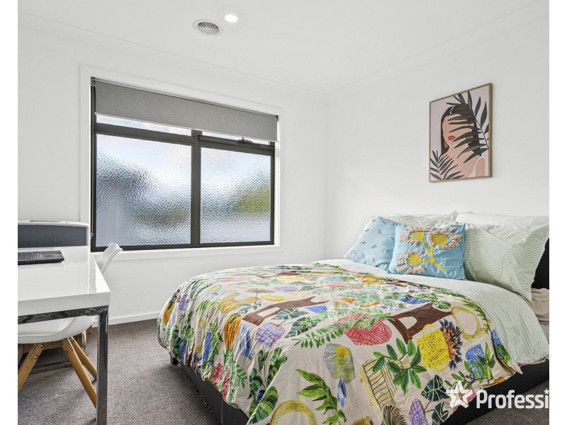 9 Scarlett Close, Kilsyth VIC 3137