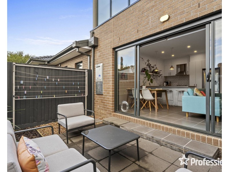 9 Scarlett Close, Kilsyth VIC 3137