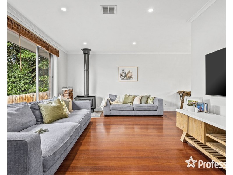 17 Lansell Road, Mooroolbark VIC 3138