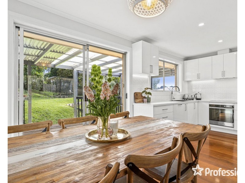 17 Lansell Road, Mooroolbark VIC 3138