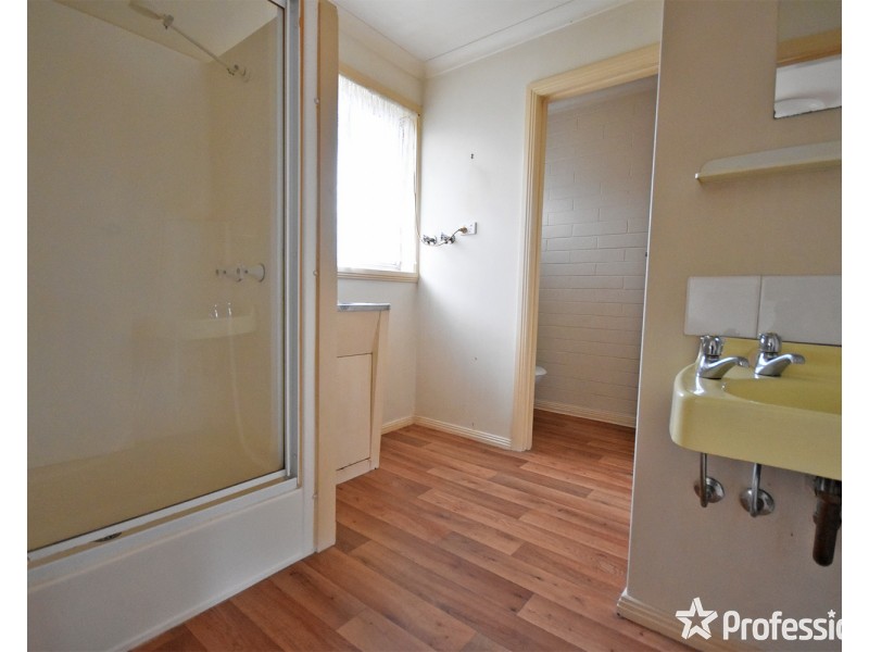 4/13 Hawthory Road, Kilsyth VIC 3137