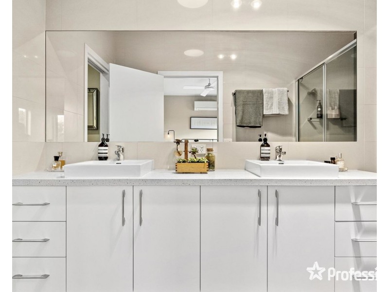 76 Albert Hill Road, Lilydale VIC 3140