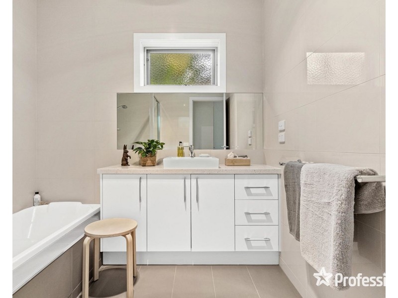 76 Albert Hill Road, Lilydale VIC 3140