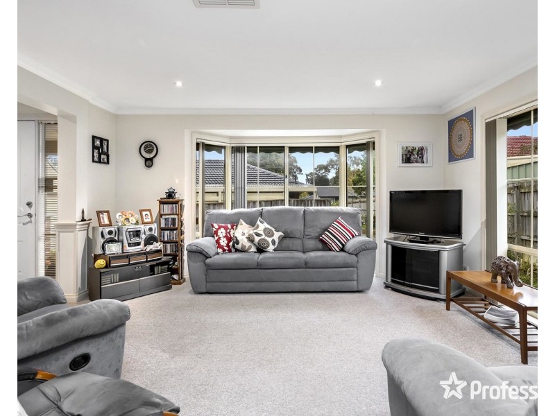 2/28 Longfellow Avenue, Mooroolbark VIC 3138