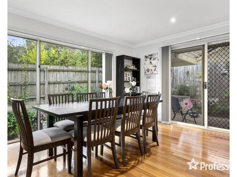 2/28 Longfellow Avenue, Mooroolbark VIC 3138