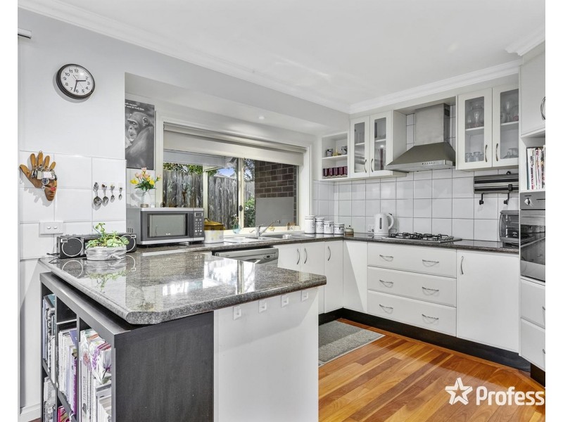 2/28 Longfellow Avenue, Mooroolbark VIC 3138