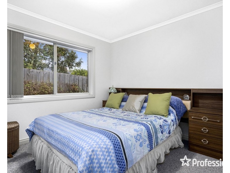 2/28 Longfellow Avenue, Mooroolbark VIC 3138