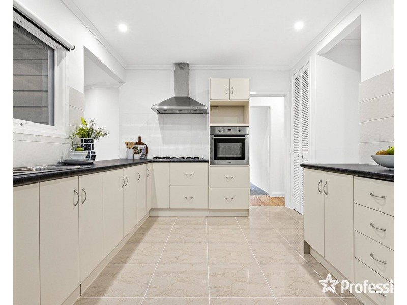 7 View Street, Wandin North VIC 3139