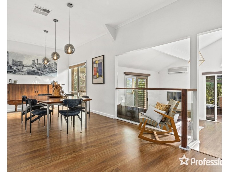 30 Wellington Park Drive, Warranwood VIC 3134