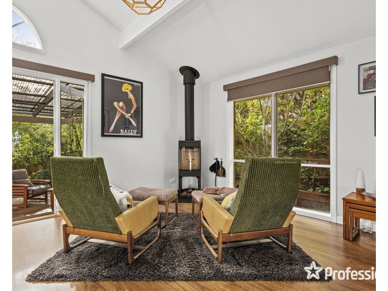 30 Wellington Park Drive, Warranwood VIC 3134