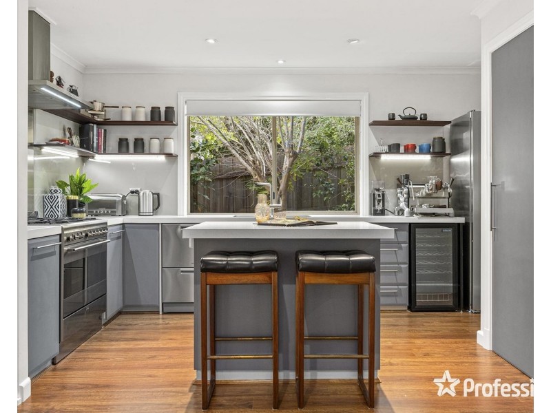 30 Wellington Park Drive, Warranwood VIC 3134